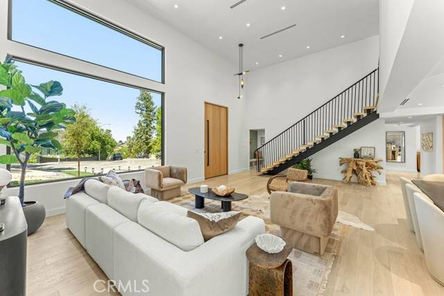 Tarzana (los Angeles), CA 91356,19723 Trull Brook Drive