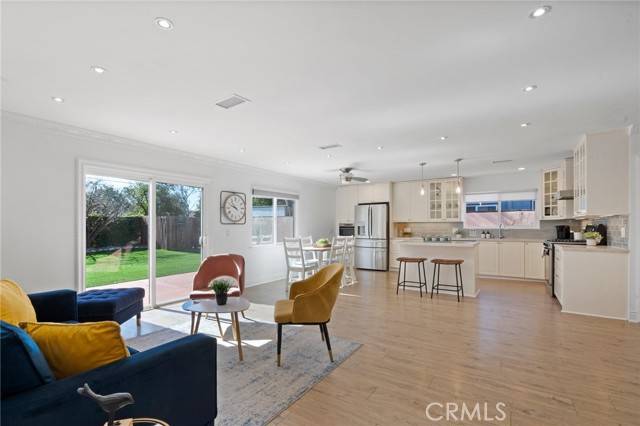 West Hills (los Angeles), CA 91307,23800 Mobile St