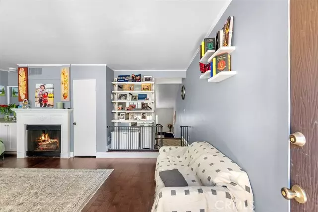 5463 Newcastle Avenue #8, Encino (los Angeles), CA 91316