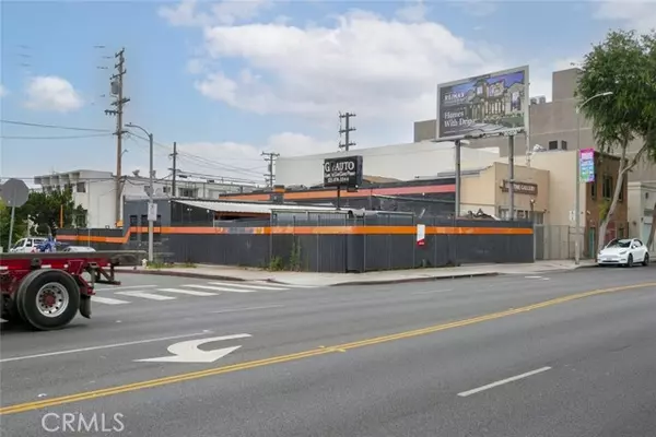 West Hollywood, CA 90046,7504 Santa Monica Boulevard