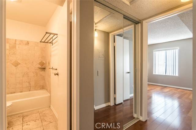 Glendale, CA 91205,1422 Rock Glen Avenue #210