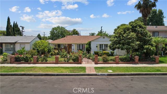 19514 Hartland Street, Reseda (los Angeles), CA 91335