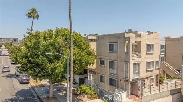Glendale, CA 91204,116 W Maple Street #25