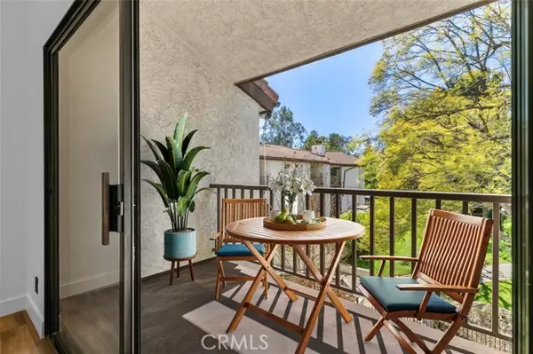 Los Angeles, CA 90042,4210 Via Arbolada #317