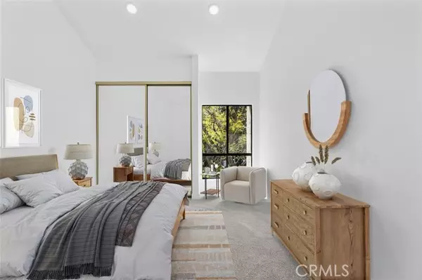 Los Angeles, CA 90042,4210 Via Arbolada #317