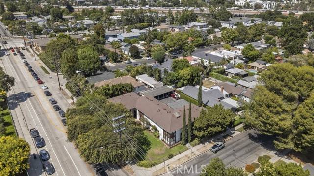 North Hollywood (los Angeles), CA 91601,5304 Colfax Avenue