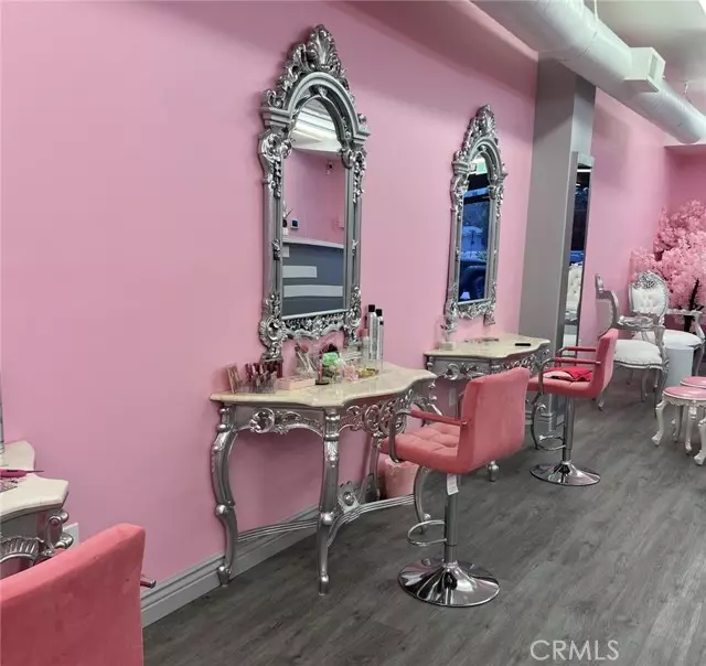 Canoga Park (los Angeles), CA 91304,Address not disclosed