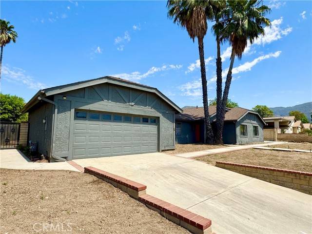 15301 Larkspur Street, Sylmar (los Angeles), CA 91342