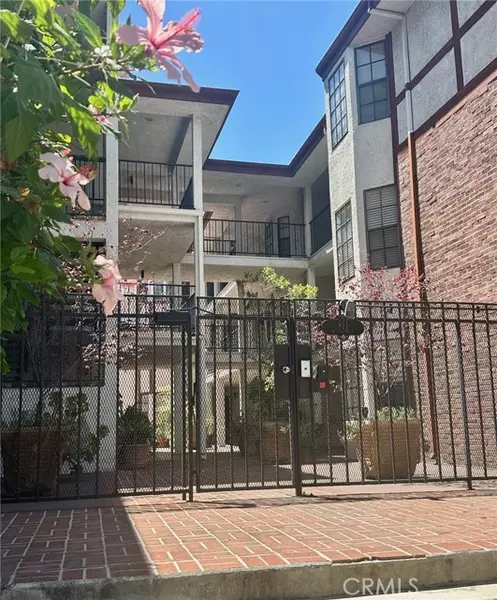 811 N Columbus Avenue #18, Glendale, CA 91203