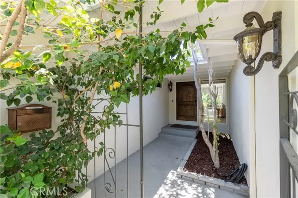 Granada Hills (los Angeles), CA 91344,17242 Bircher Street