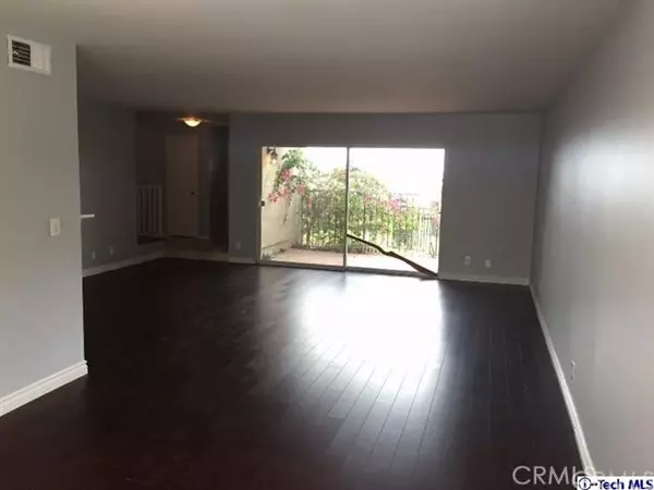 7771 Via Capri, Burbank, CA 91504