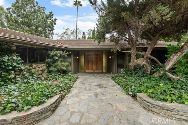1218 Flintridge Circle, La Canada Flintridge, CA 91011
