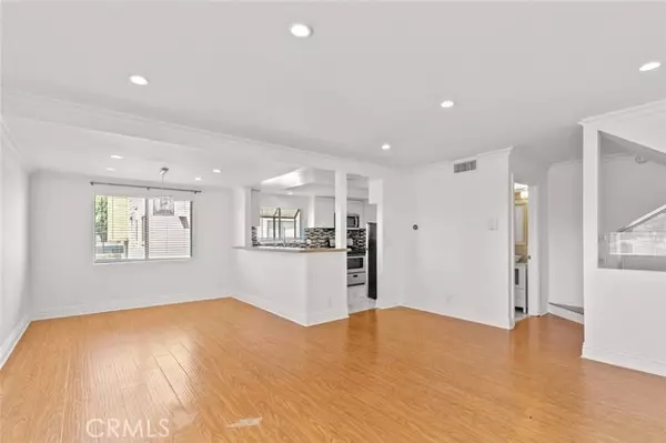 Van Nuys (los Angeles), CA 91405,14715 Saticoy Street #13