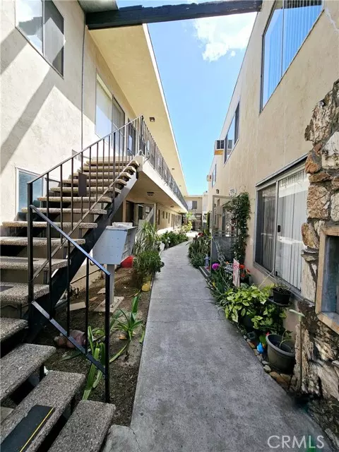 Glendale, CA 91206,1204 E Lexington Drive