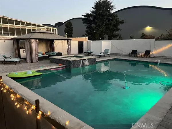 Sun Valley (los Angeles), CA 91352,11024 Peoria Street