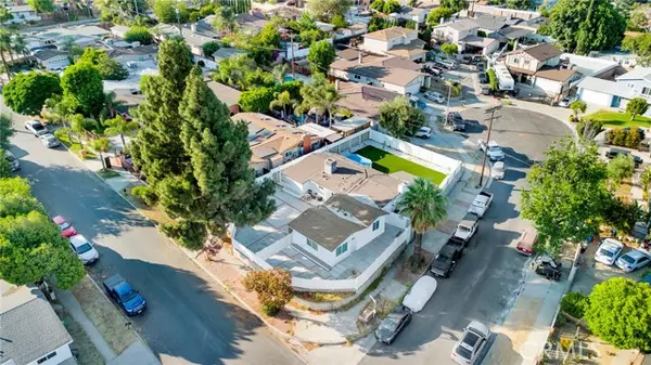 13706 Sproule Avenue, Sylmar (los Angeles), CA 91342