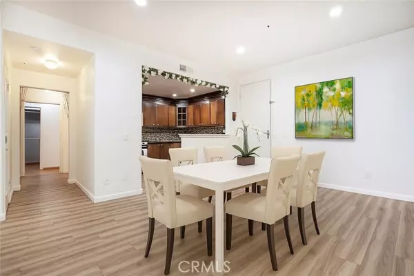 Granada Hills (los Angeles), CA 91344,16940 Chatsworth Street #208