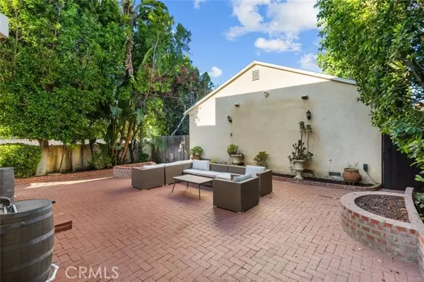 Encino (los Angeles), CA 91316,17966 Palora Street