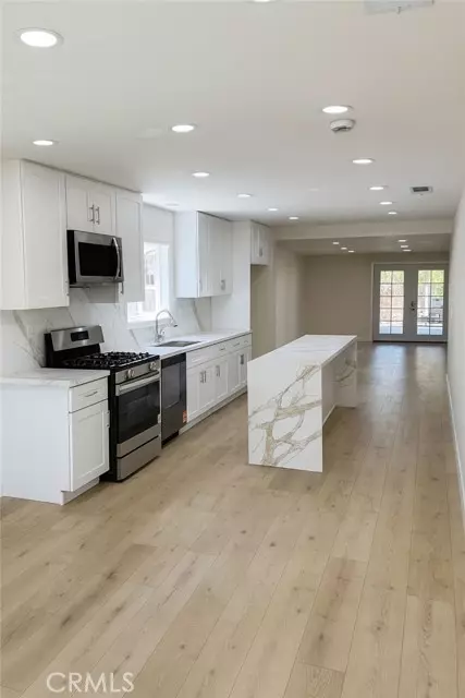 North Hollywood (los Angeles), CA 91605,11753 Blythe Street