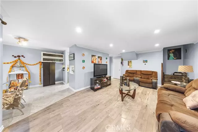 Glendale, CA 91206,121 Sinclair Avenue #225