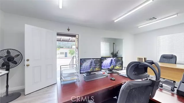 6851 Foothill Boulevard, Tujunga (los Angeles), CA 91042