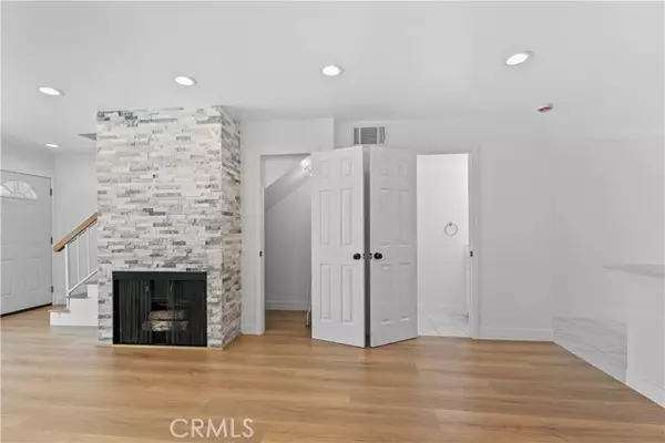 Panorama City (los Angeles), CA 91402,9019 Cedros Avenue #2