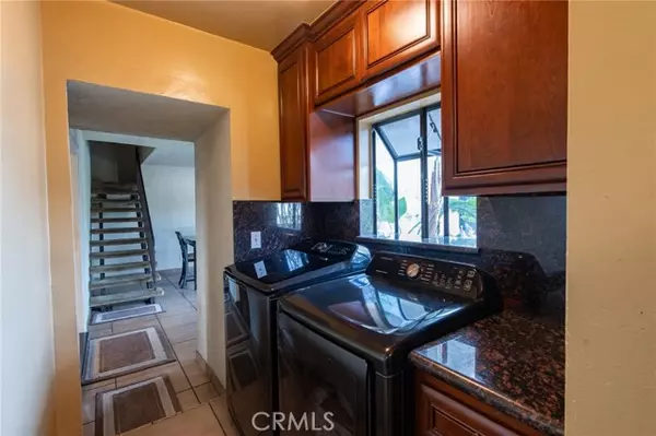 Granada Hills (los Angeles), CA 91344,16609 Chatsworth Street