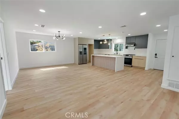 Woodland Hills (los Angeles), CA 91367,5548 Irondale Ave