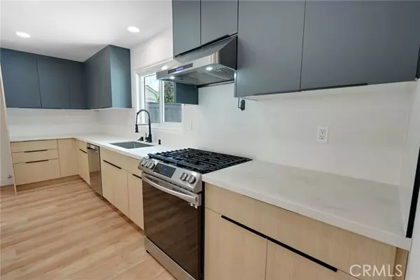 Woodland Hills (los Angeles), CA 91367,5548 Irondale Ave