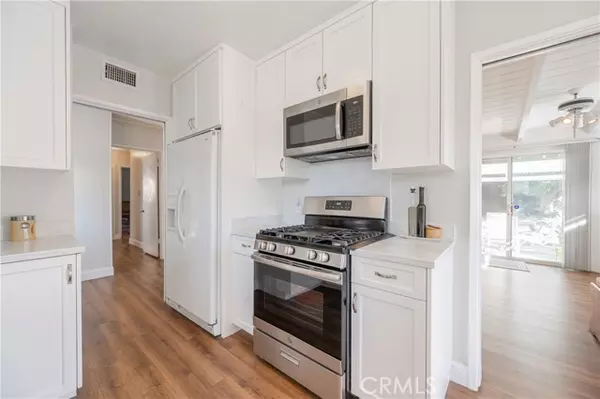 Los Angeles, CA 91406,15815 Bassett Street