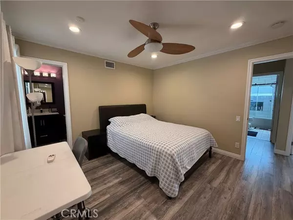 West Hills (los Angeles), CA 91307,23928 Archwood St.