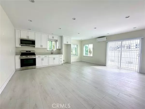 North Hollywood (los Angeles), CA 91601,5820 Lankershim #3