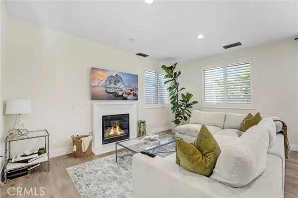 Saugus (santa Clarita), CA 91350,19920 Holly Dr