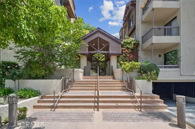 Glendale, CA 91206,236 N Louise Street #303