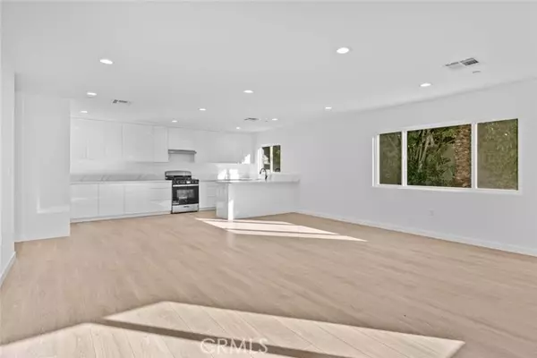 Van Nuys (los Angeles), CA 91405,6842 Cedros Avenue