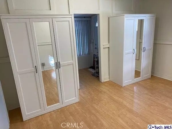 Sunland (los Angeles), CA 91040,10516 Jardine Avenue #1/2