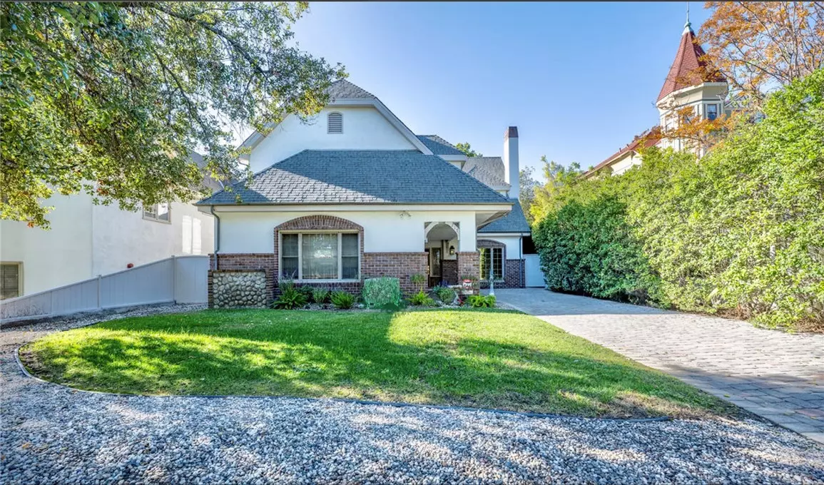 Sierra Madre, CA 91024,217 N Lima