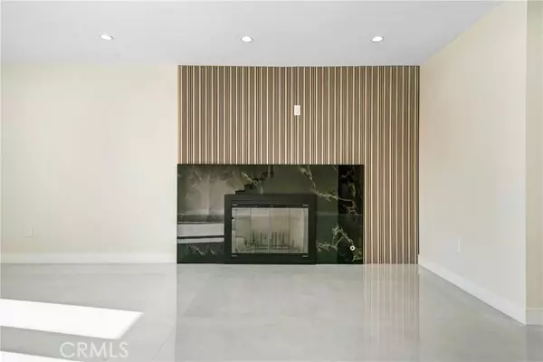 Panorama City (los Angeles), CA 91402,13433 Ebell Street