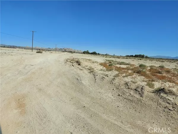 Lucerne Valley, CA 92356,0 Locust Parcel #0450-024-01 Avenue