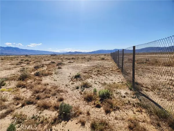 Lucerne Valley, CA 92356,2 Hobart Road