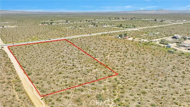 0 Ca-18, Phelan, CA 92372