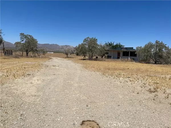 Lucerne Valley, CA 92356,17420 Meridian Road