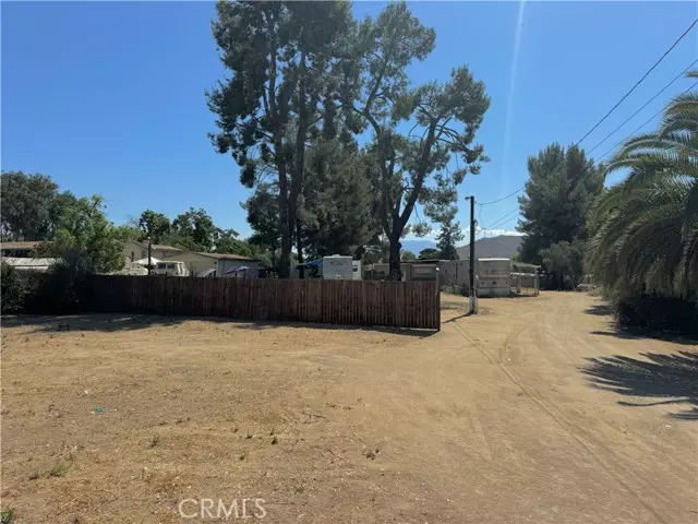 Hemet, CA 92545,26604 Green Avenue