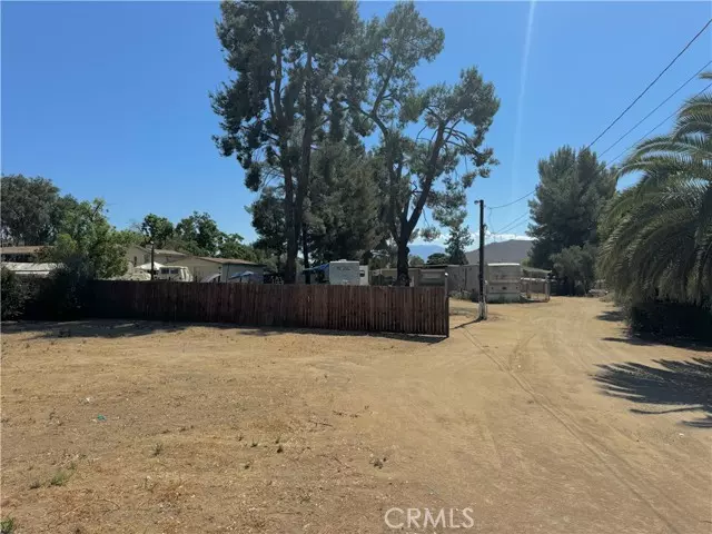 Hemet, CA 92545,26604 Green Avenue