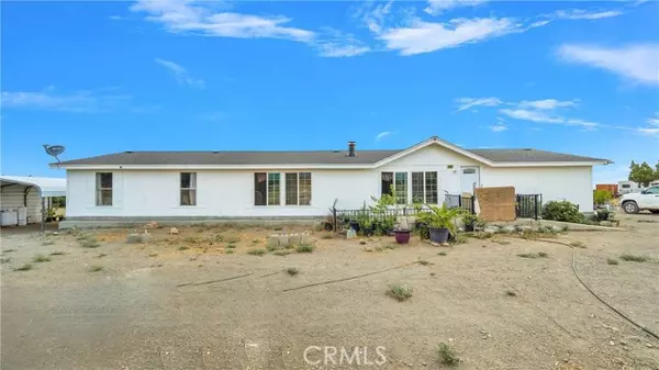 2964 Smoke Tree, Pinon Hills, CA 92372