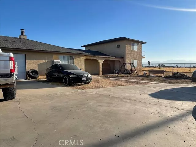 10176 Central Road, Apple Valley, CA 92308