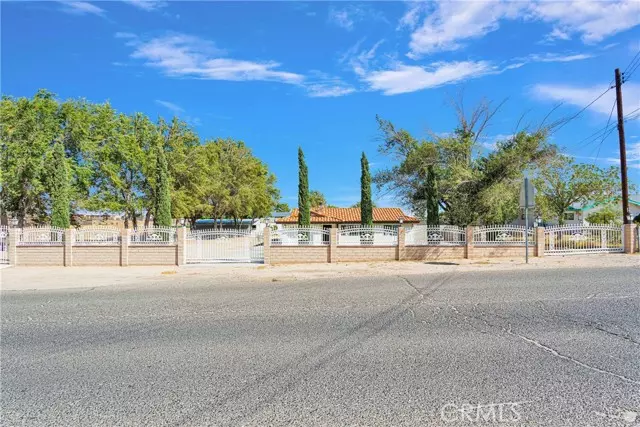 17490 Yucca Street, Hesperia, CA 92345