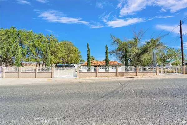 17490 Yucca Street, Hesperia, CA 92345