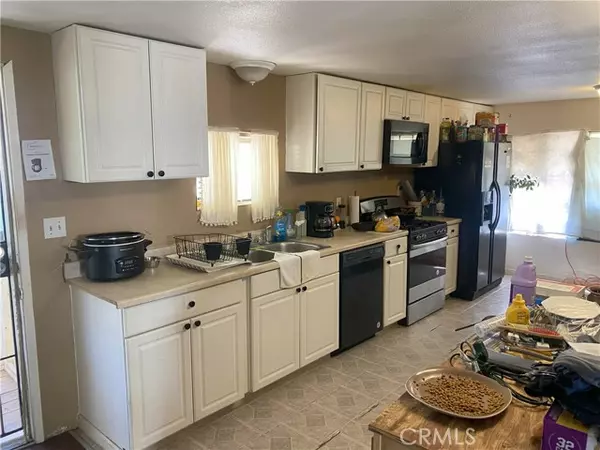 18772 Bellflower #52, Adelanto, CA 92301