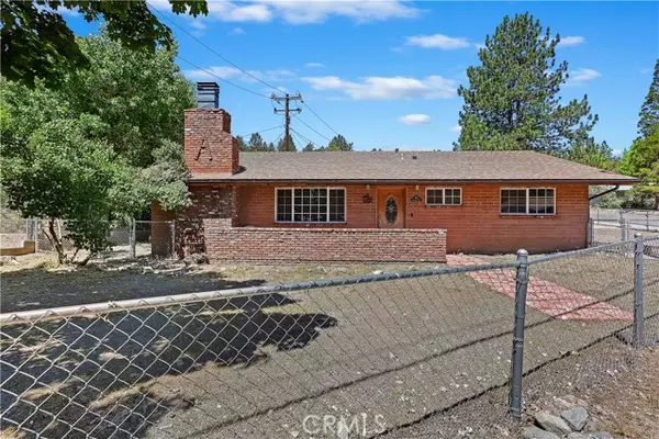 875 Mountain View Avenue, Wrightwood, CA 92397